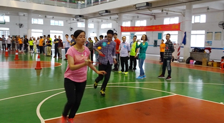 公司舉辦趣味文化活動慶?！拔?#183;一”勞動節(jié)